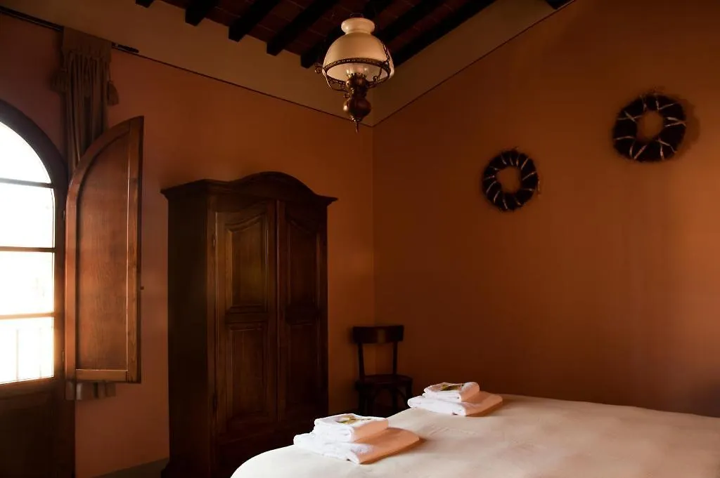 Farm stay Agriturismo Fattoria Rozzalupi Cerreto Guidi Italy